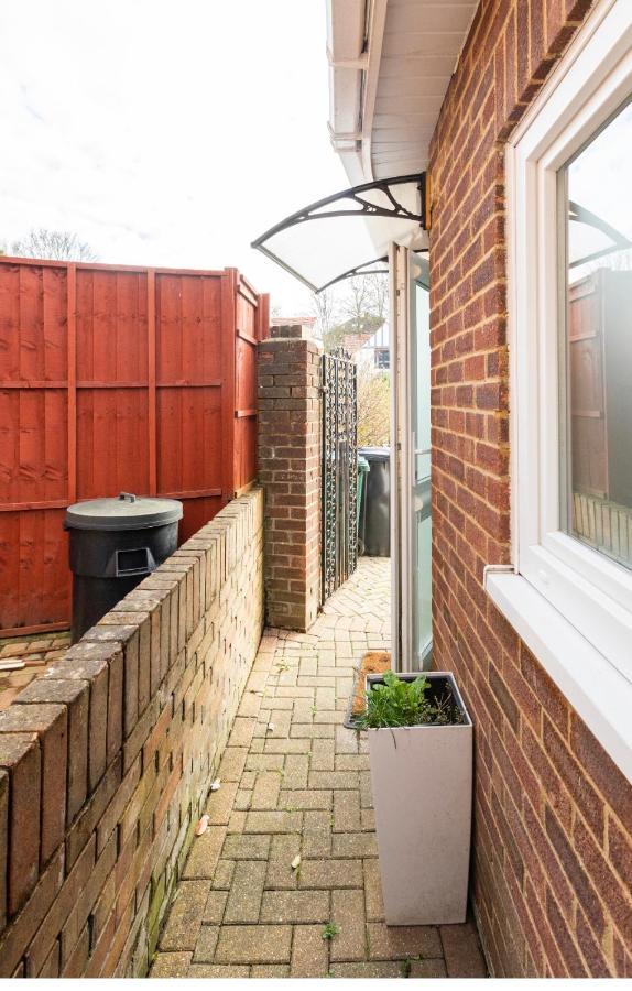 Apartmán Razak House Hove Exteriér fotografie